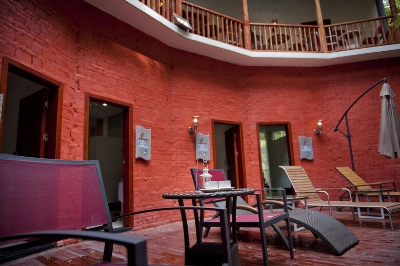 Guilin Crystal Crescent Moon Hotel