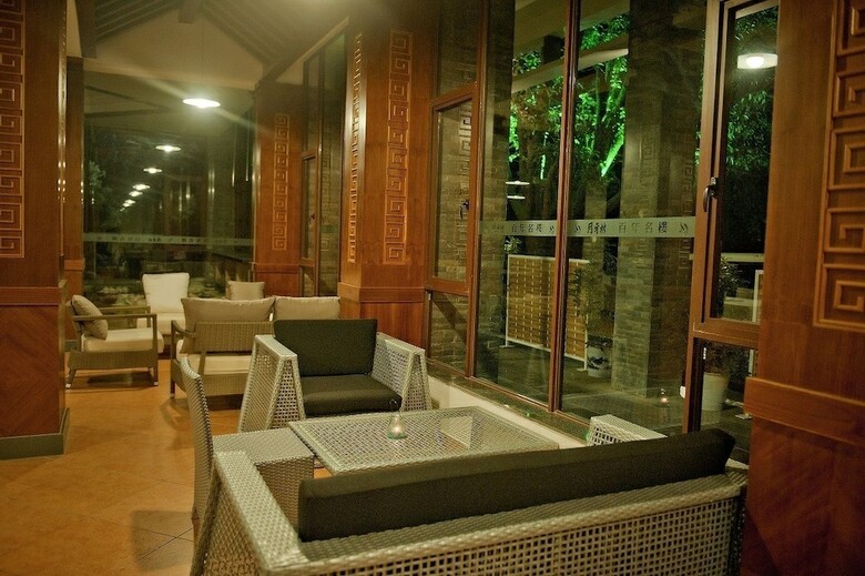 Guilin Crystal Crescent Moon Hotel