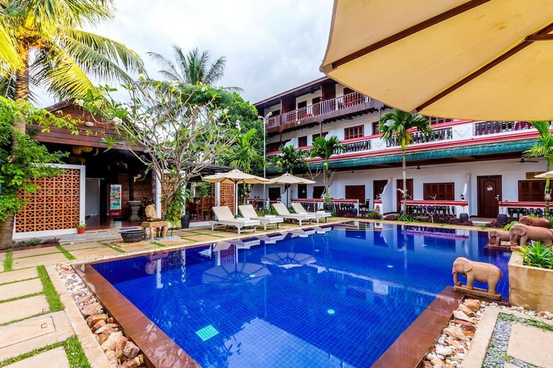 Hotel Baystone Resort