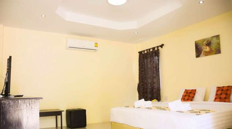 Hotel Lake Scene Resort