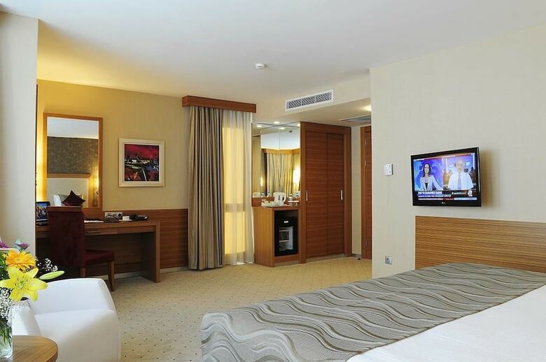 Demora Hotel