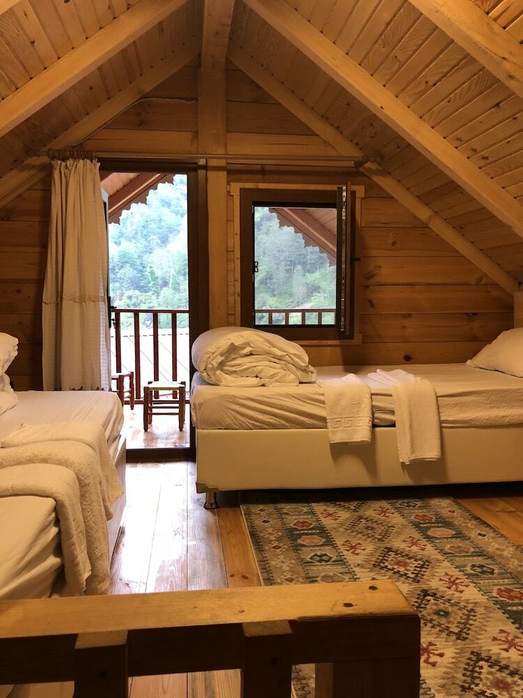 Tanura Bungalows