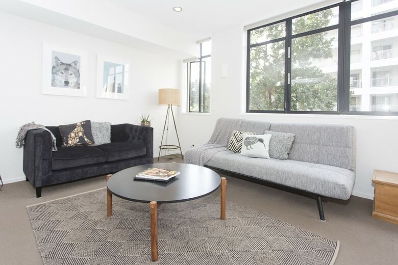 Towny - Central Character Apartment - 2 Bedrooms