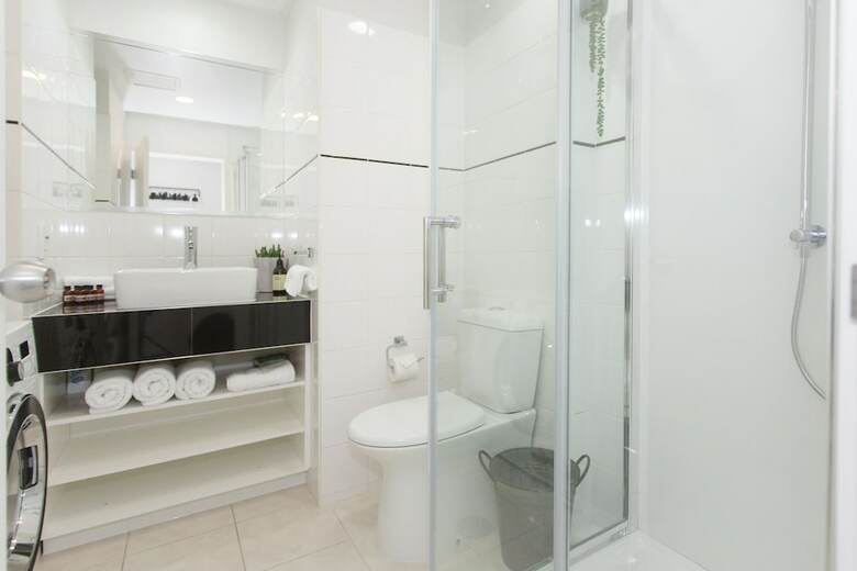 Towny - Central Character Apartment - 2 Bedrooms