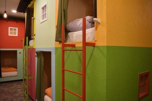 Hostal Hop Step Inn - Hostel