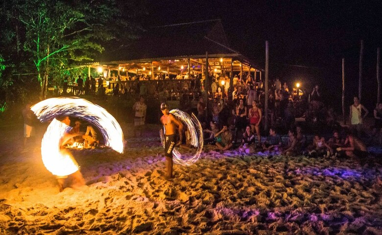 Hostal Nest Beach Club - Hostel