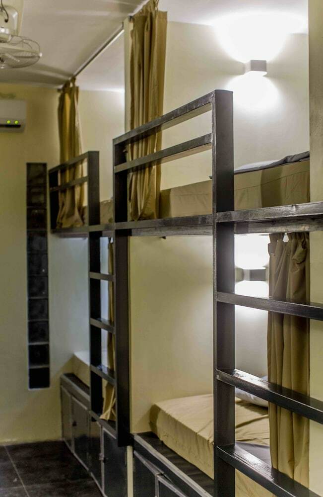 Hostal Nest Beach Club - Hostel