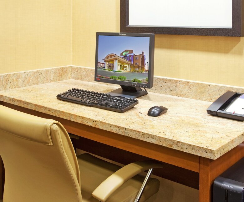 Hotel Holiday Inn Express & Suites Salinas