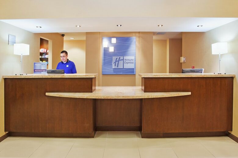 Hotel Holiday Inn Express & Suites Salinas