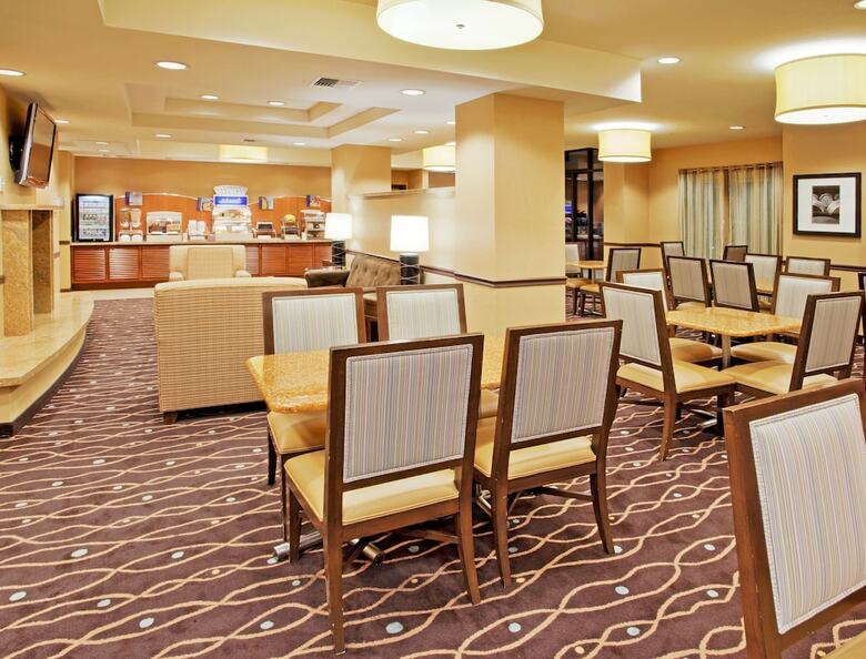 Hotel Holiday Inn Express & Suites Salinas