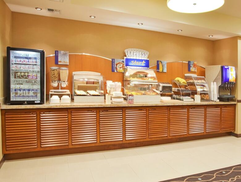 Hotel Holiday Inn Express & Suites Salinas