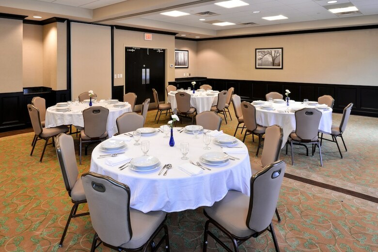 Hotel Holiday Inn Express Halifax Airport