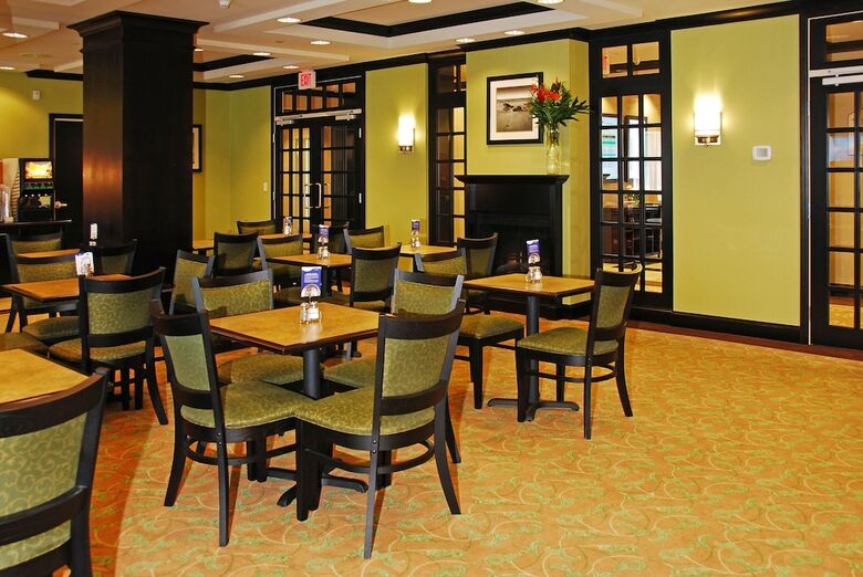 Hotel Holiday Inn Express Halifax Airport