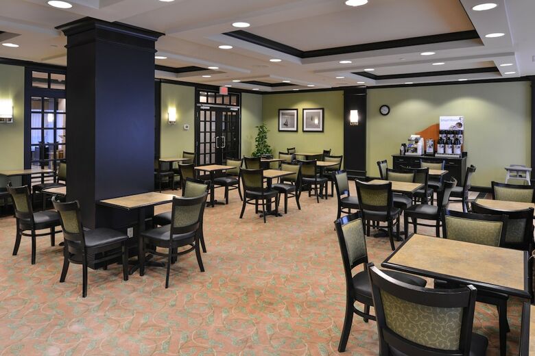 Hotel Holiday Inn Express Halifax Airport