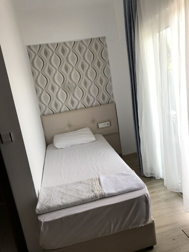 Twenty One Hotel