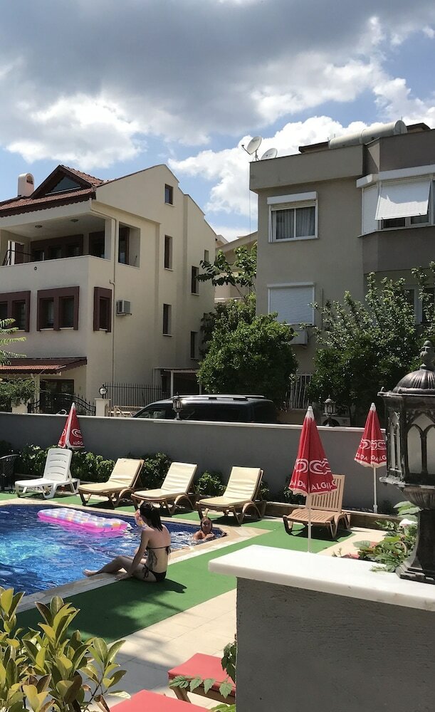 Twenty One Hotel