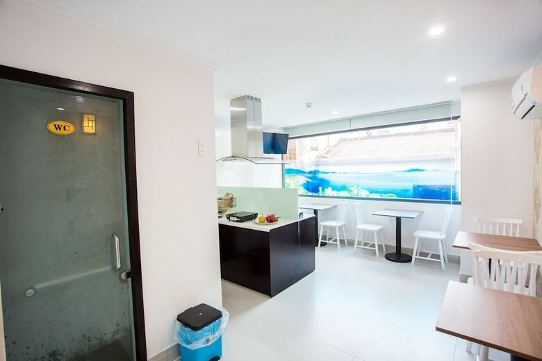 Blue Summer Hotel
