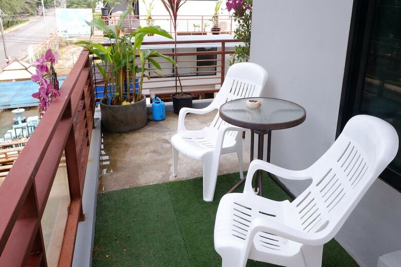 Hotel Rayong Seaview Apartment
