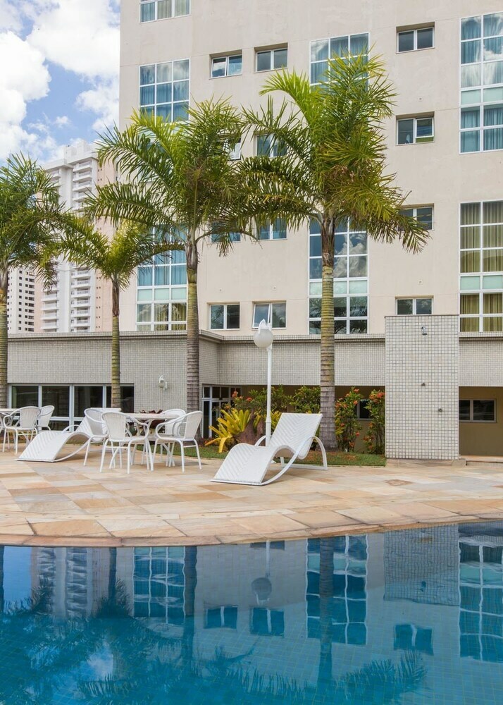 City Hall Flat & Hotel