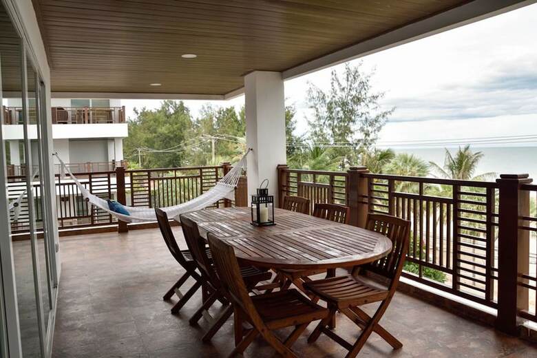 The Beach Palace 2br Luxury Beachfront