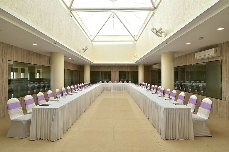 Hotel Club One - Virar