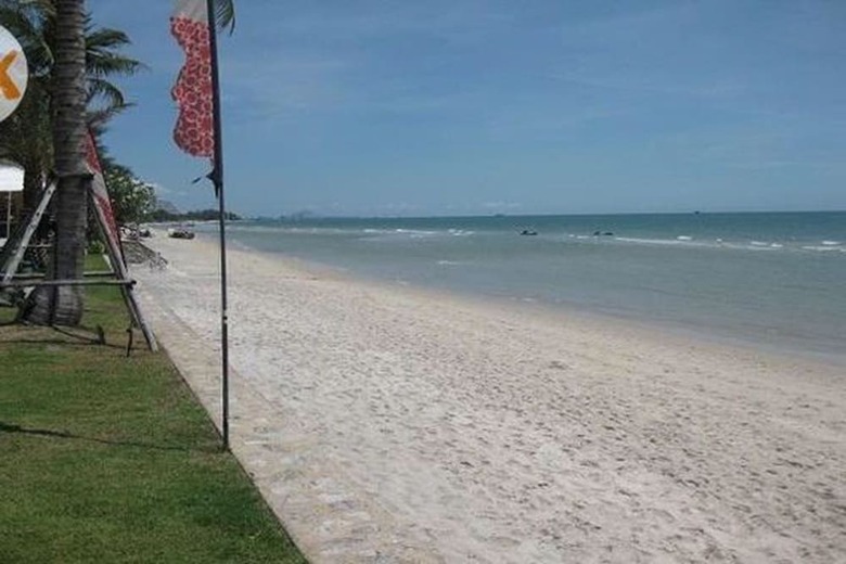Hotel Cha-am Grand Condotel