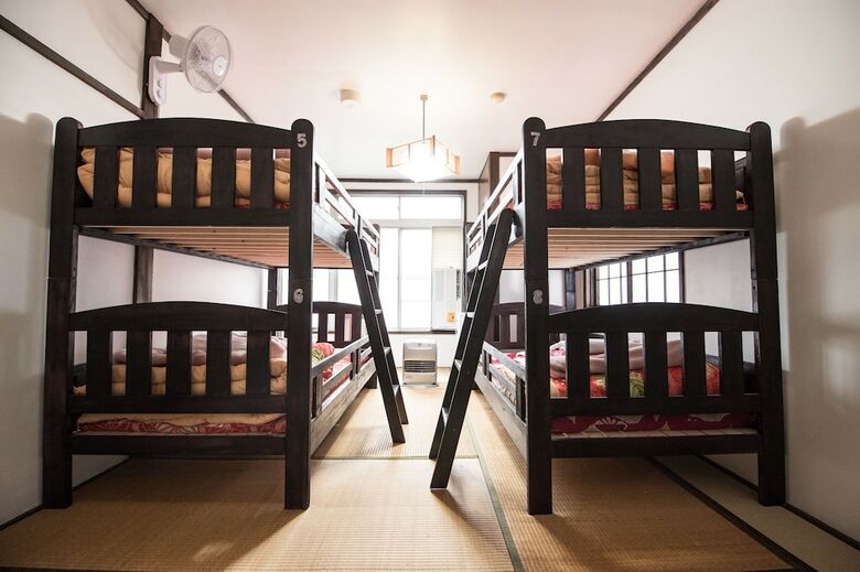 Hostal Sansan -cafe And Bar & Backpackers-