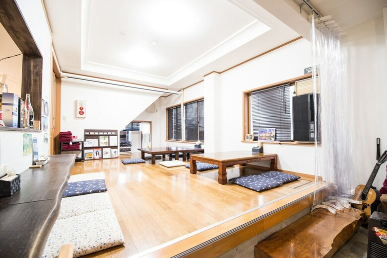 Hostal Sansan -cafe And Bar & Backpackers-
