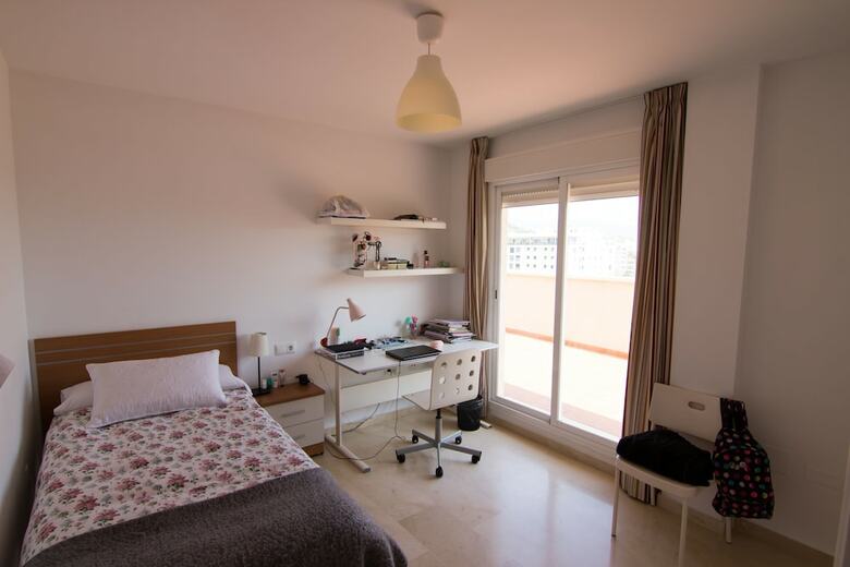 Hostal Residencia Universitaria Alfil