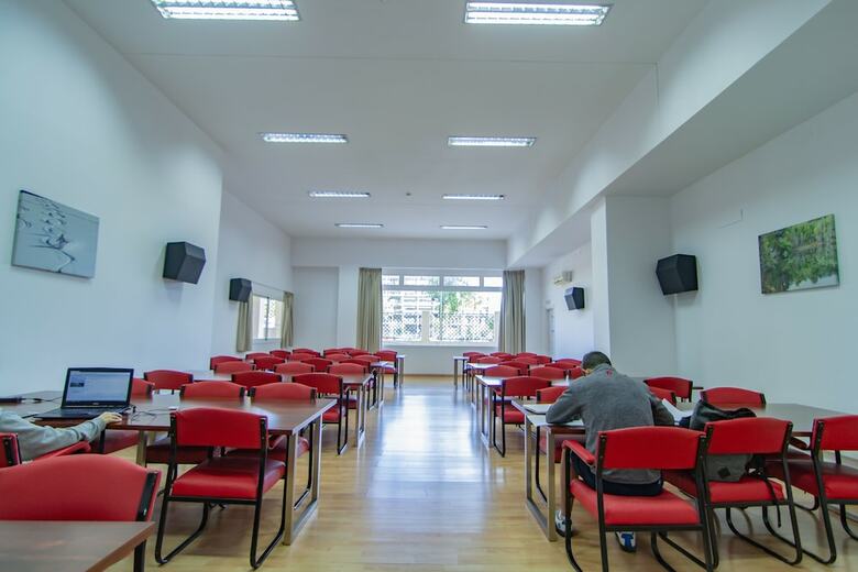 Hostal Residencia Universitaria Alfil