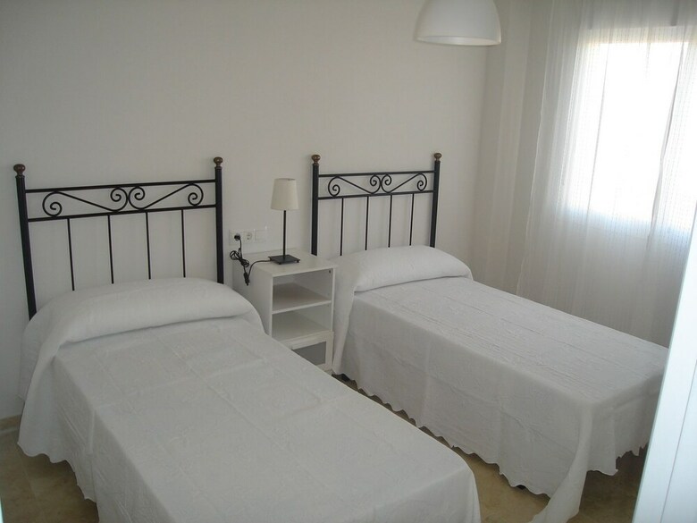 Hostal Residencia Universitaria Alfil