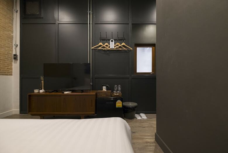 Iron32 Hotel