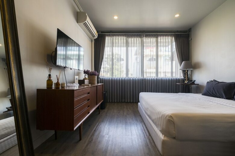 Iron32 Hotel