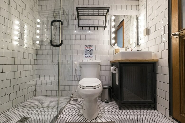 Iron32 Hotel