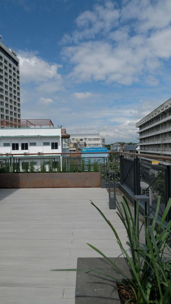 Iron32 Hotel