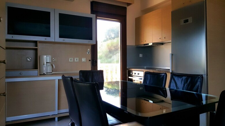 Bungalow White Apartments And Suites