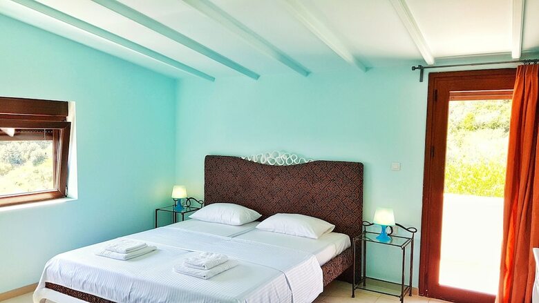 Bungalow White Apartments And Suites