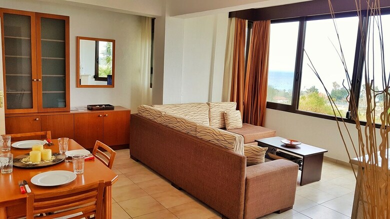 Bungalow White Apartments And Suites