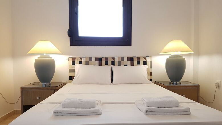 Bungalow White Apartments And Suites