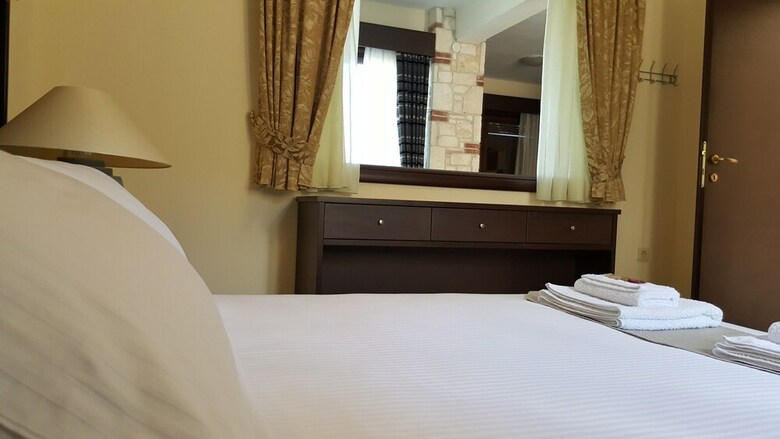 Bungalow White Apartments And Suites