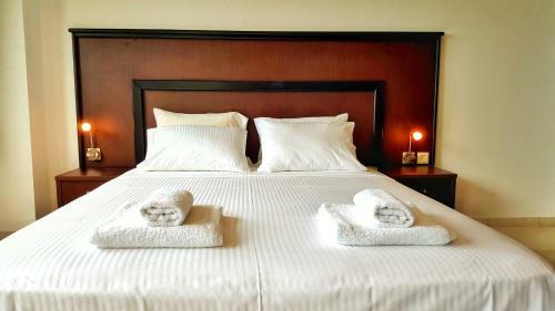 Bungalow White Apartments And Suites