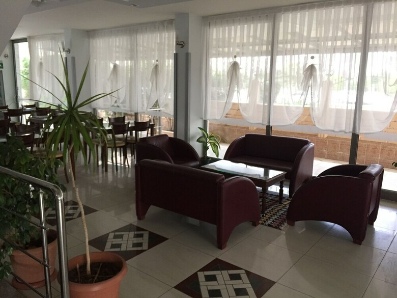 Lemon Hotel