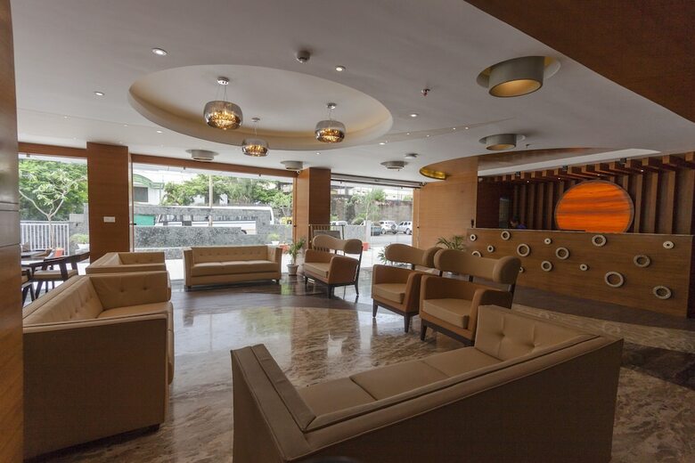 Hotel Udai Median