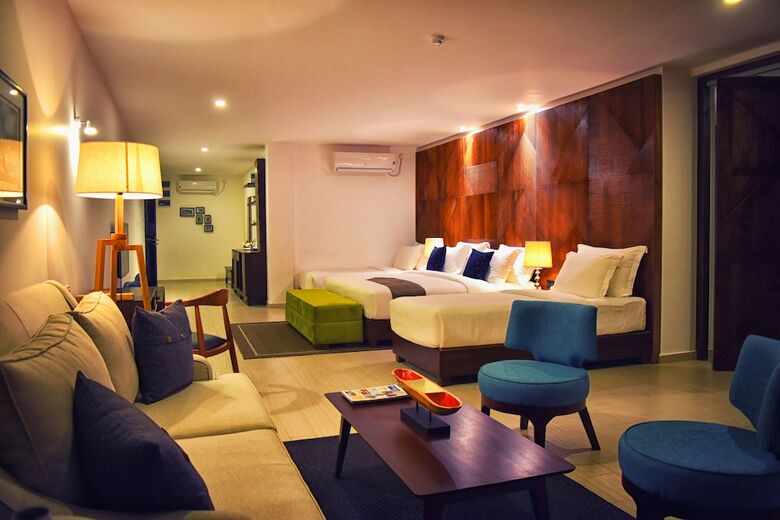 Hotel Triple O Six