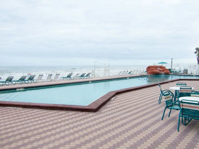 Harbour Beach Oceanfront Resort