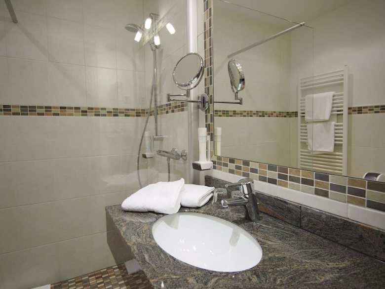 Land-gut-hotel Zur Br�cke