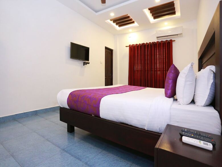 Oyo 8964 Malabar Plaza Hotel