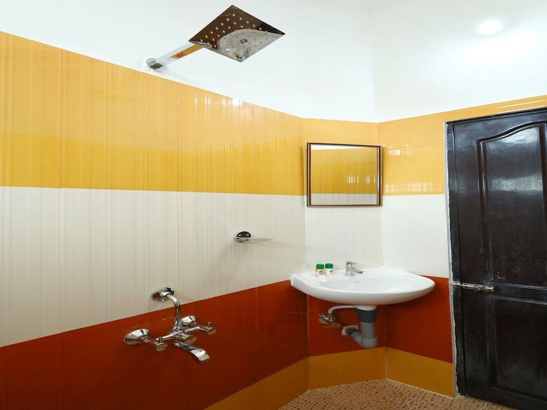 Oyo 8964 Malabar Plaza Hotel