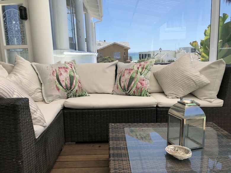 Villa White Waves Beach House