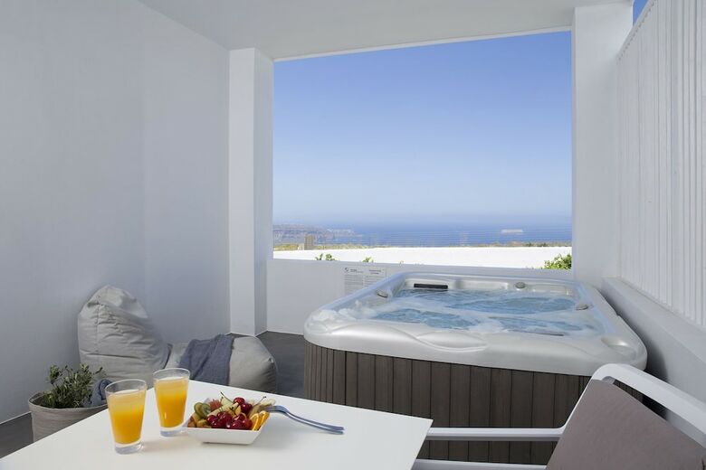 Hotel May Seven Suites - Adults Only